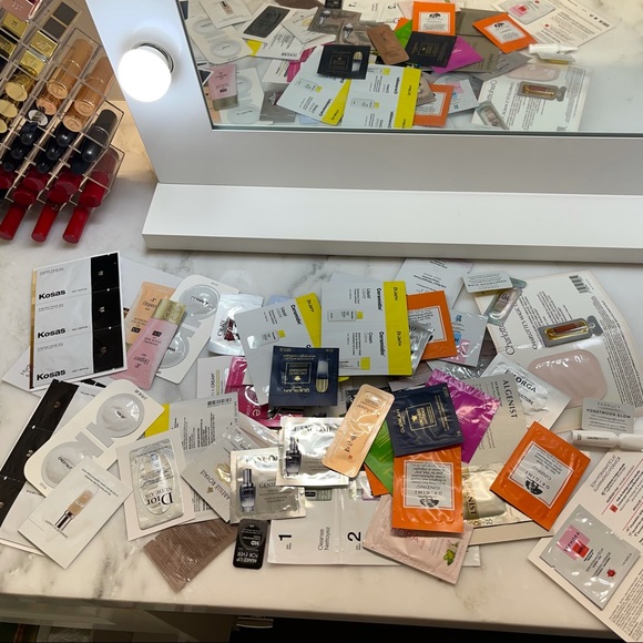 FREE Gift bag comes with every purchase - Picture 3 of 3